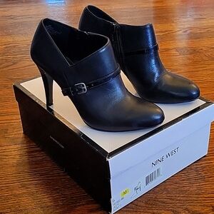 Sexy Black Leather Nine West Booties